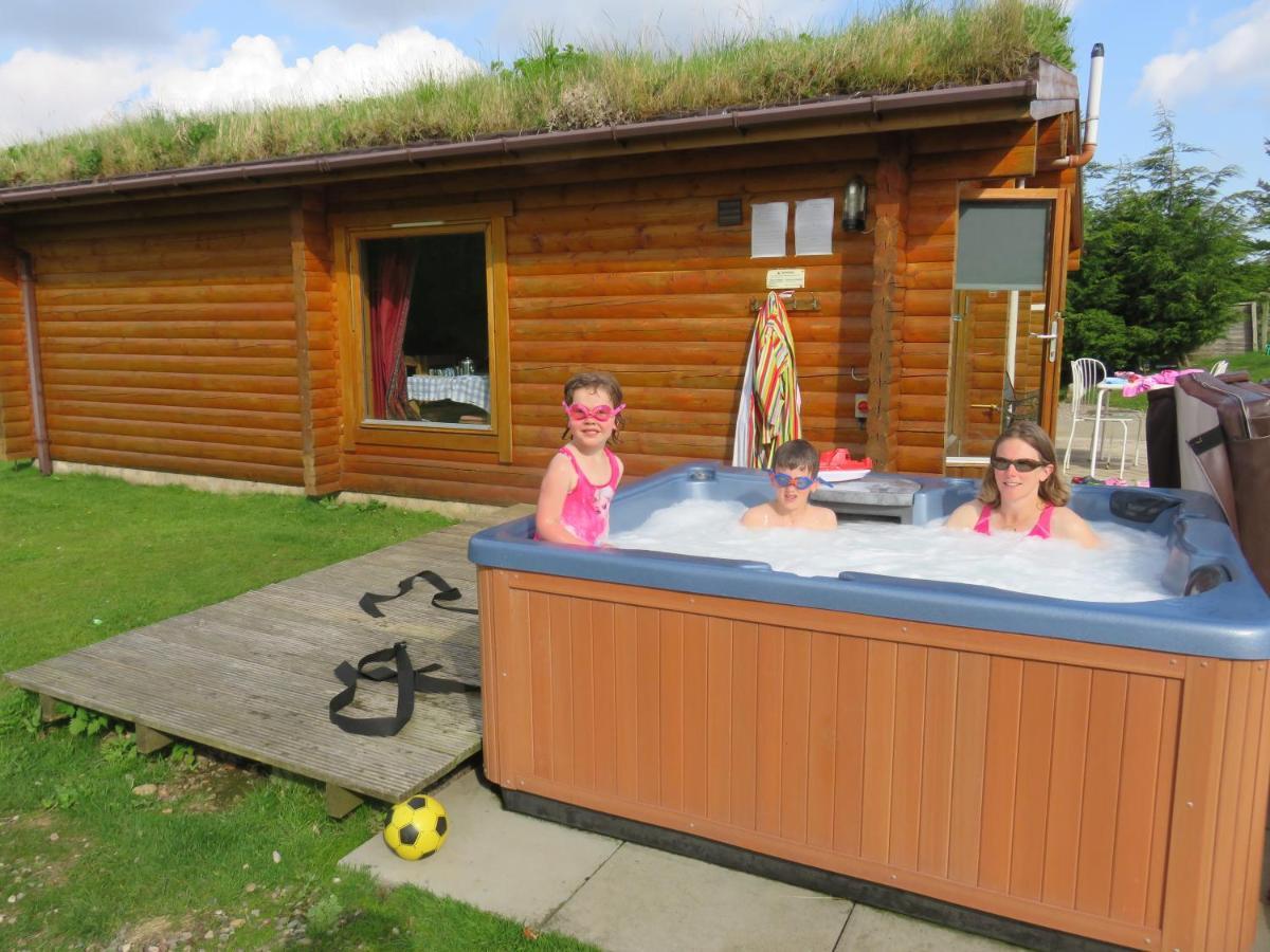 Glenbeag Mountain Lodges Glenshee エクステリア 写真